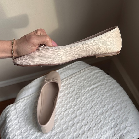 3/$20 💥 H&M Neutral Beige Slip On Ballet Flats Shoes w/ Bow Sz 11 - Picture 7 of 13